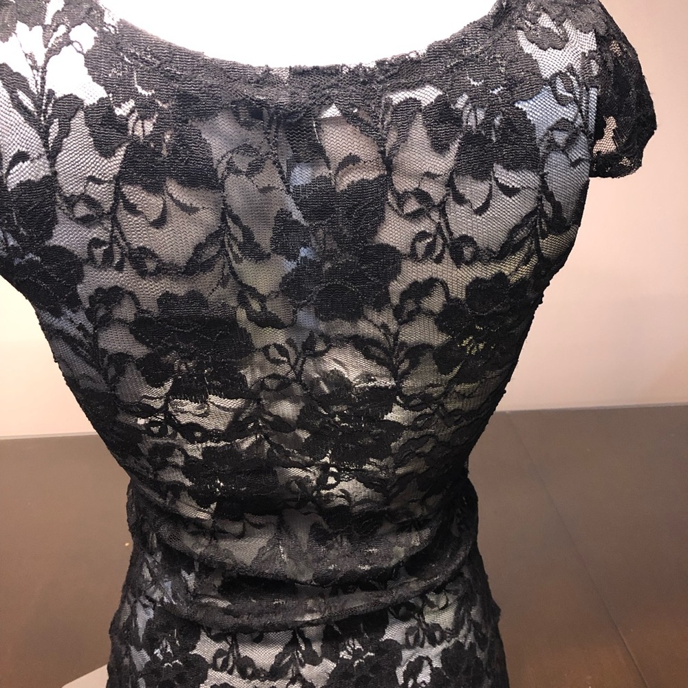 Lace bebe top gently worn - Picture 3 of 5